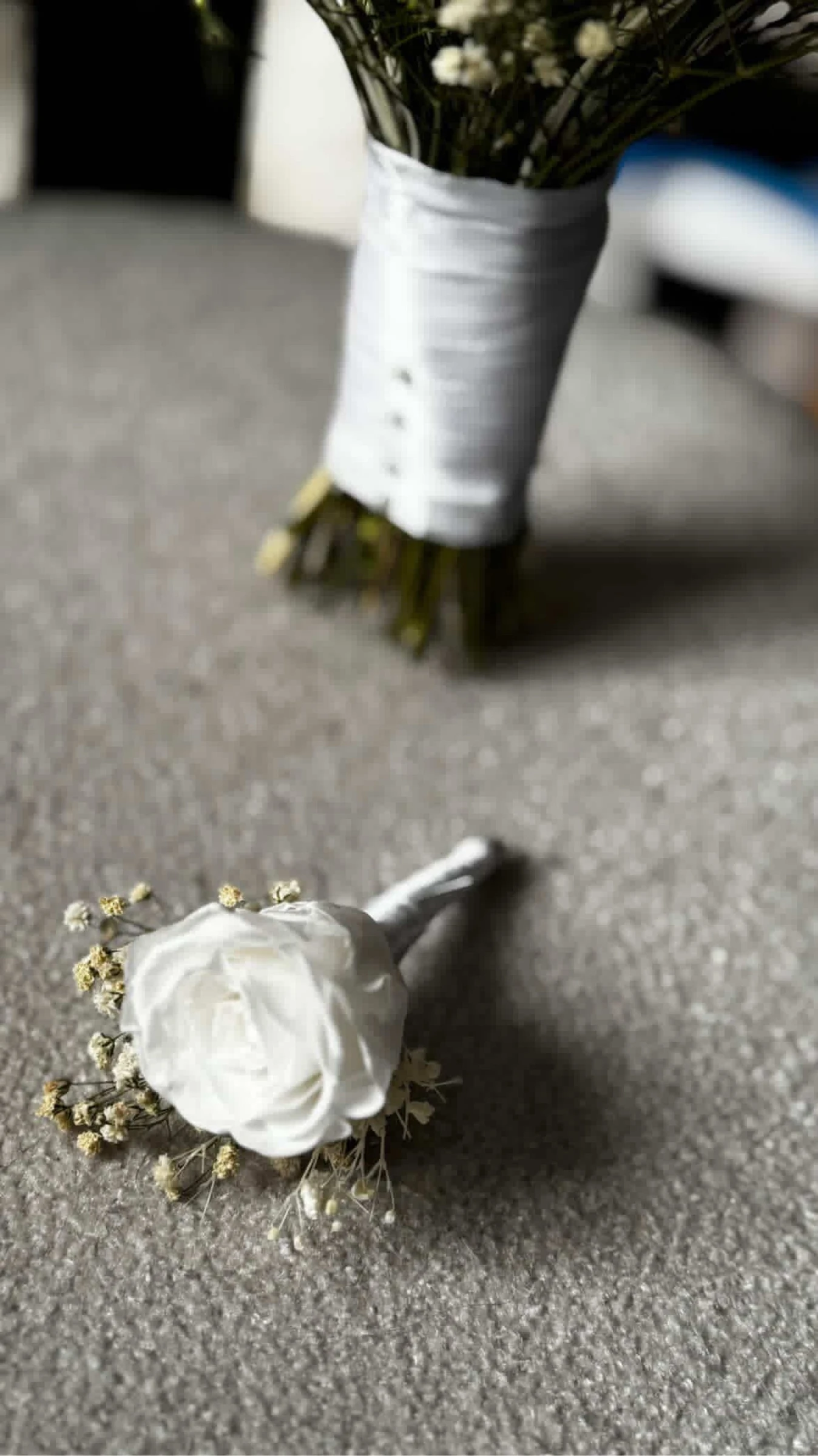 Wedding bouquet and groom's boutonniere – photo 3
